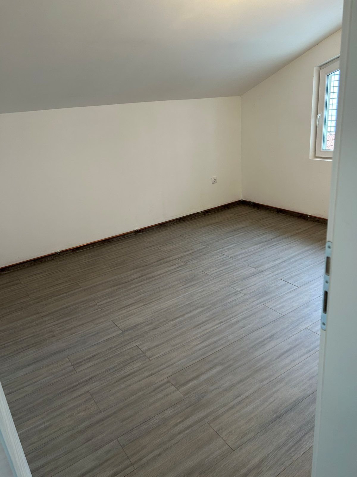 IMG-36173016653678aa1af9ca877f923f0f-V